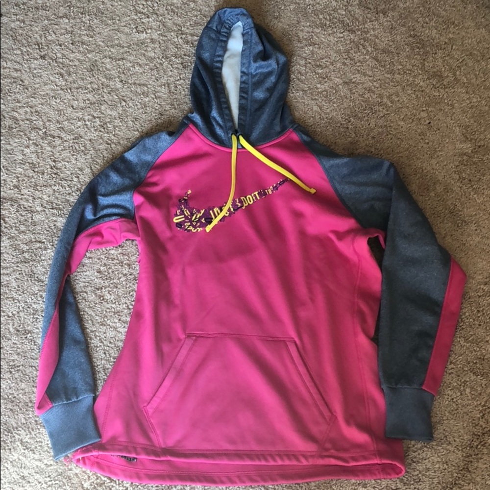 EUC Nike women’s large therma-fit hoodie pink/grey